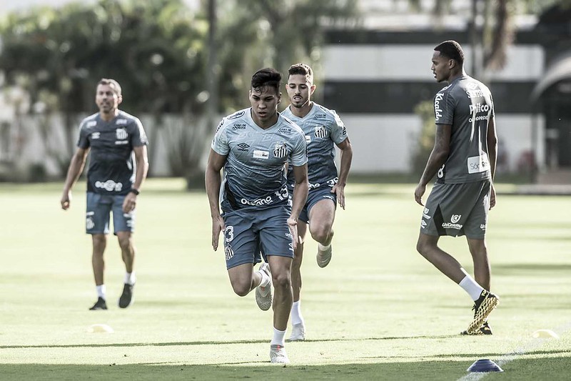 Veja imagens do treino do Santos nesta quartafeira, dia 24 Diário do