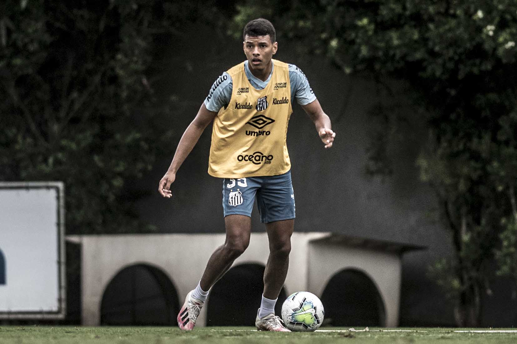 Atacante Tailson, ex-Santos, é o novo reforço do Náutico - Clube