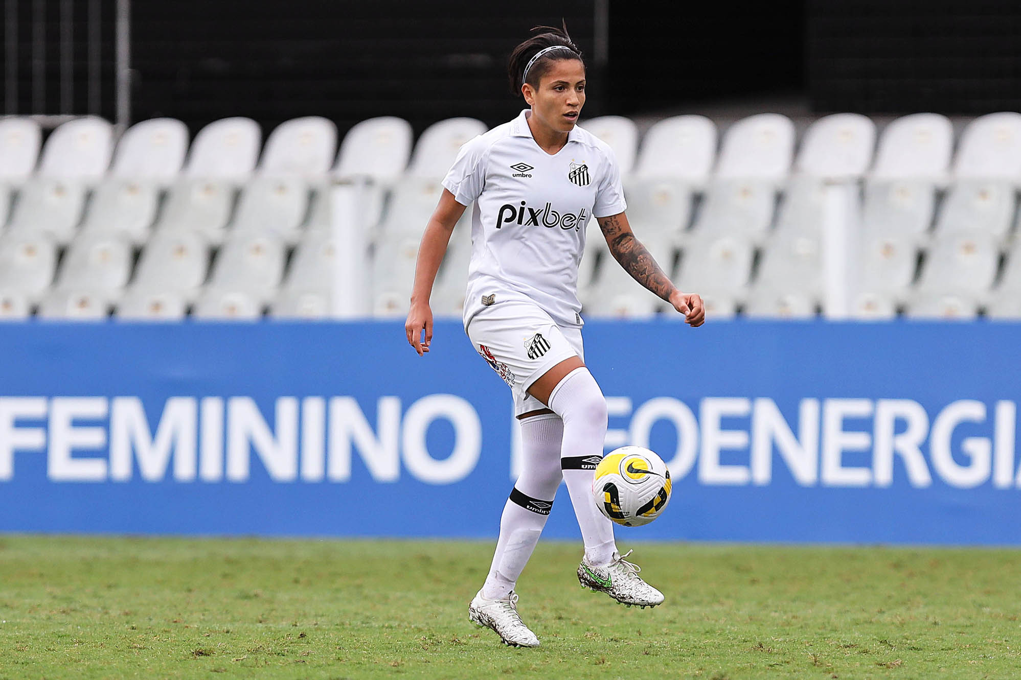 Bia Menezes confia em classificação do Santos para semifinal do