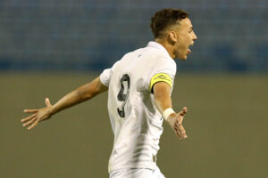 Forward worth R$100 million, Deivid shines in the U-17 with goals and leadership at Santos 2