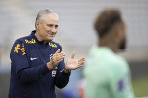 Santos trabalha com os nomes de Tite e Jorge Sampaoli para a vaga de técnico