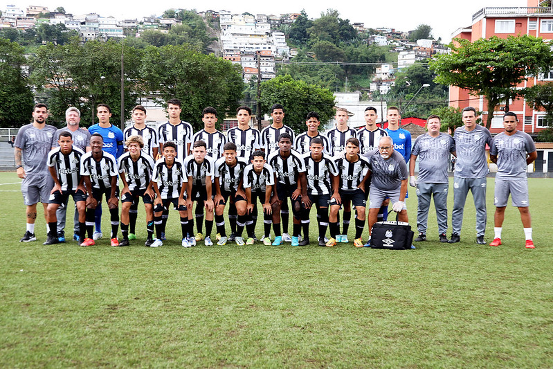 Bia Menezes confia em classificação do Santos para semifinal do