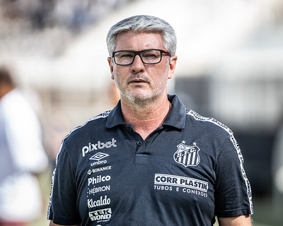 Odair Hellman admite pior atuação e pede desculpas ao torcedor do Santos -  Diário do Peixe