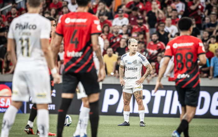 Apesar da derrota no Paraná, Santos diminui chance de rebaixamento para ...