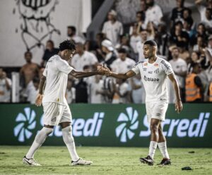 Carille elogia dupla de zaga do Santos: “Se completam”