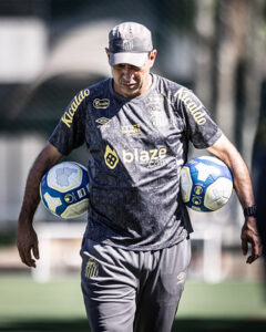 Confira as prováveis escalações para o duelo deste domingo entre Santos e Brusque