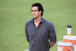 Santos negocia com Paulo Bracks para a vaga de "CEO" do clube
