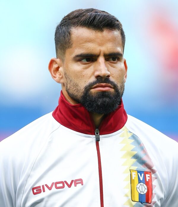 Tomás Rincón é convocado pela Venezuela para Eliminatórias e desfalca o