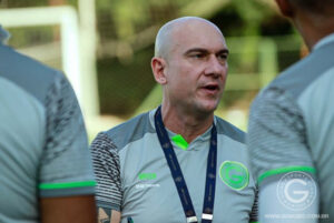 Dois adversários do Santos na Série B anunciam a saída de técnico nesta rodada