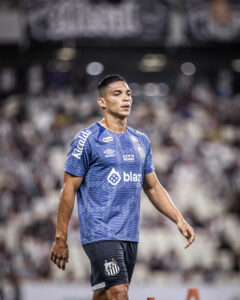 Rodrigo Ferreira recebe sondagens e deve deixar o Santos em 2025