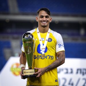 Ex-Santos, Patati conquista primeiro título em Israel e é chamado de "Mago brasileiro"