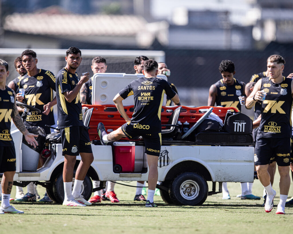 Santos finaliza preparação para clássico contra o Corinthians na Neo Química Arena
