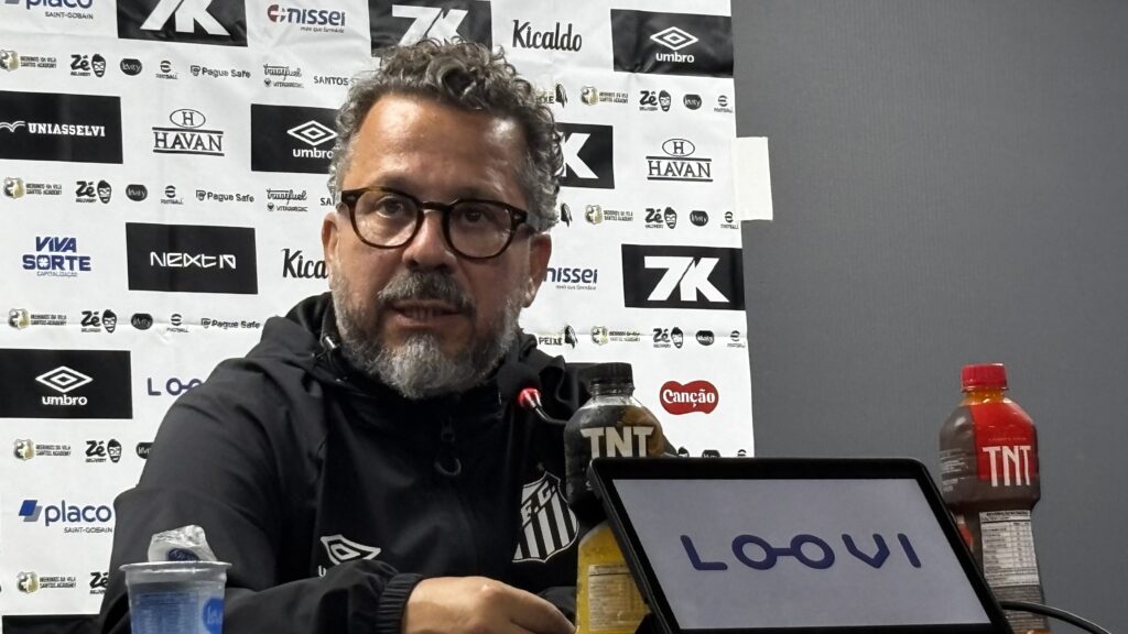 Cléber Xavier destaca ajustes contra o Ceará e admite necessidade de evolução ofensiva no Santos