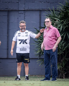 Pressão retorna, mas Marcelo Teixeira descarta mudança na comissão técnica do Santos