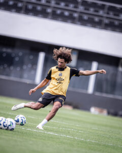 Luan Peres e Arão podem voltar ao Santos contra o Vasco; Basso deve ser desfalque