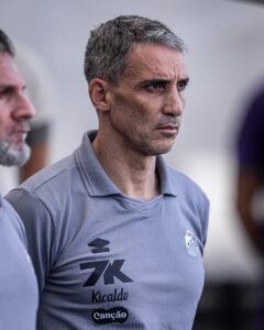 Vojvoda destaca a importância das semanas de treino e projeta clássico contra o São Paulo