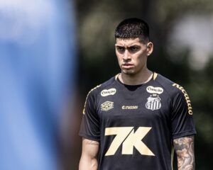 Adonis Frías e Lautaro Díaz devem ser titulares no Santos diante do Atlético-MG