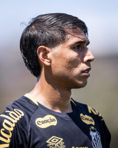 Alexis Duarte analisa posicionamento e revela conselhos de Gustavo Goméz