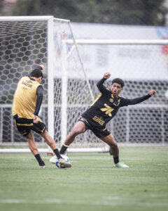 Santos deve ter Souza e Bontempo na equipe titular contra o Corinthians