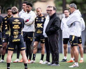 Veja o prazo final dos contratos dos jogadores do elenco do Santos