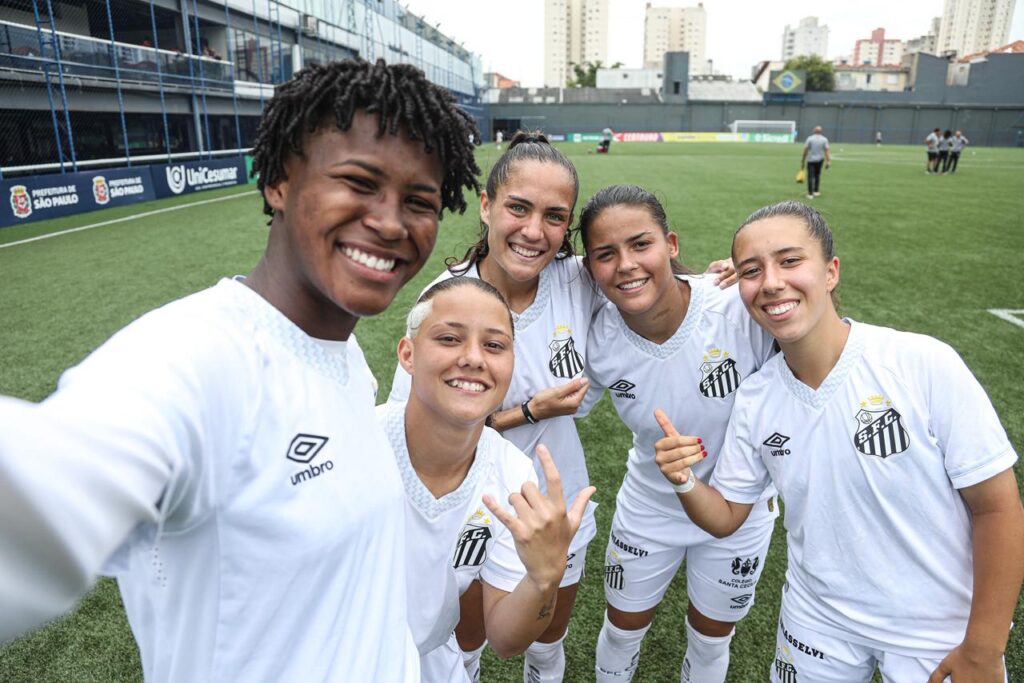 Sereinhas da Vila goleiam o Sport na estreia na Copinha Feminina
