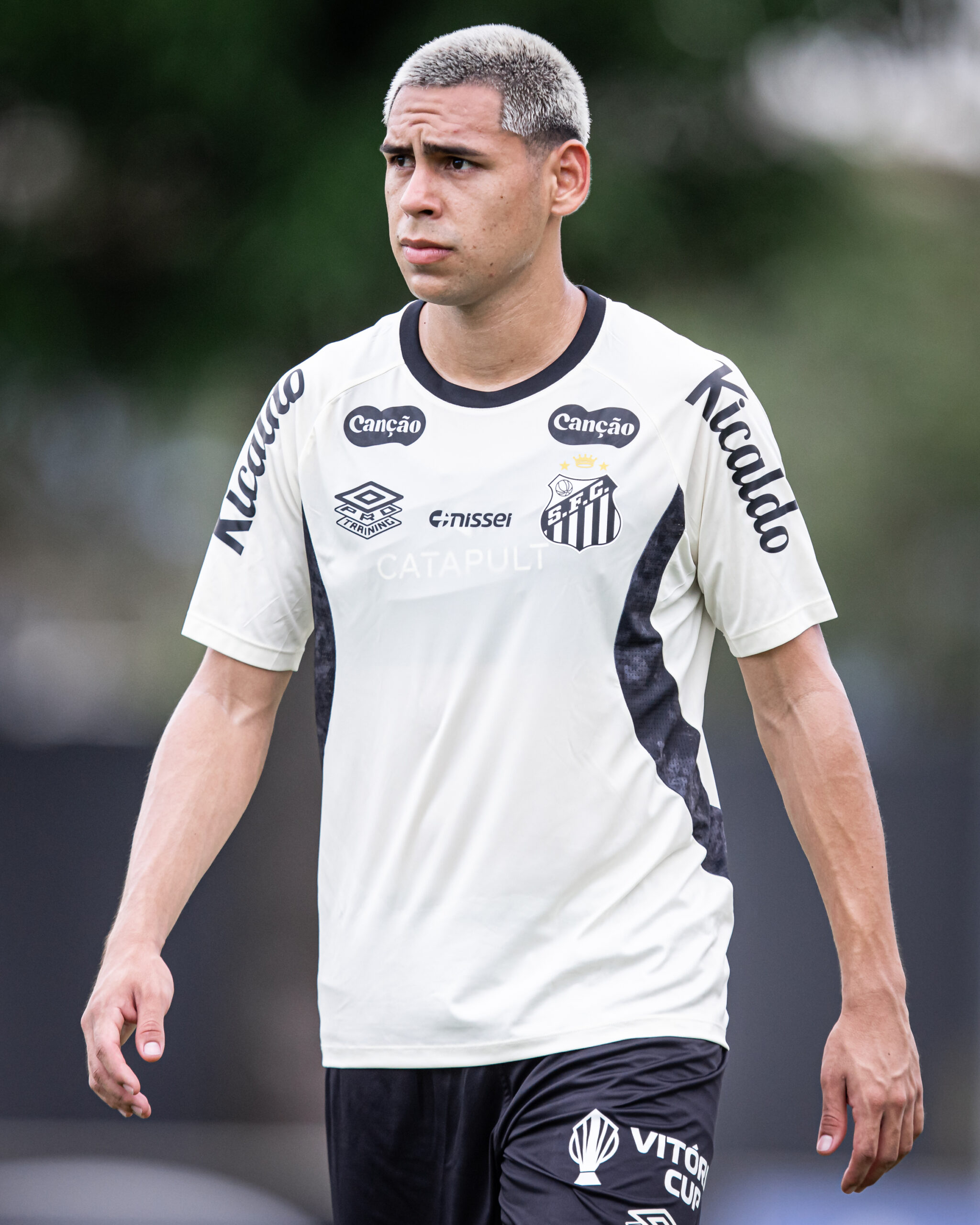 Caballero terá descanso, mas enfrenta conversa com futebol do Santos e será avaliado