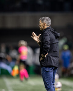 Vojvoda avalia desempenho do Santos e aponta falhas táticas no clássico