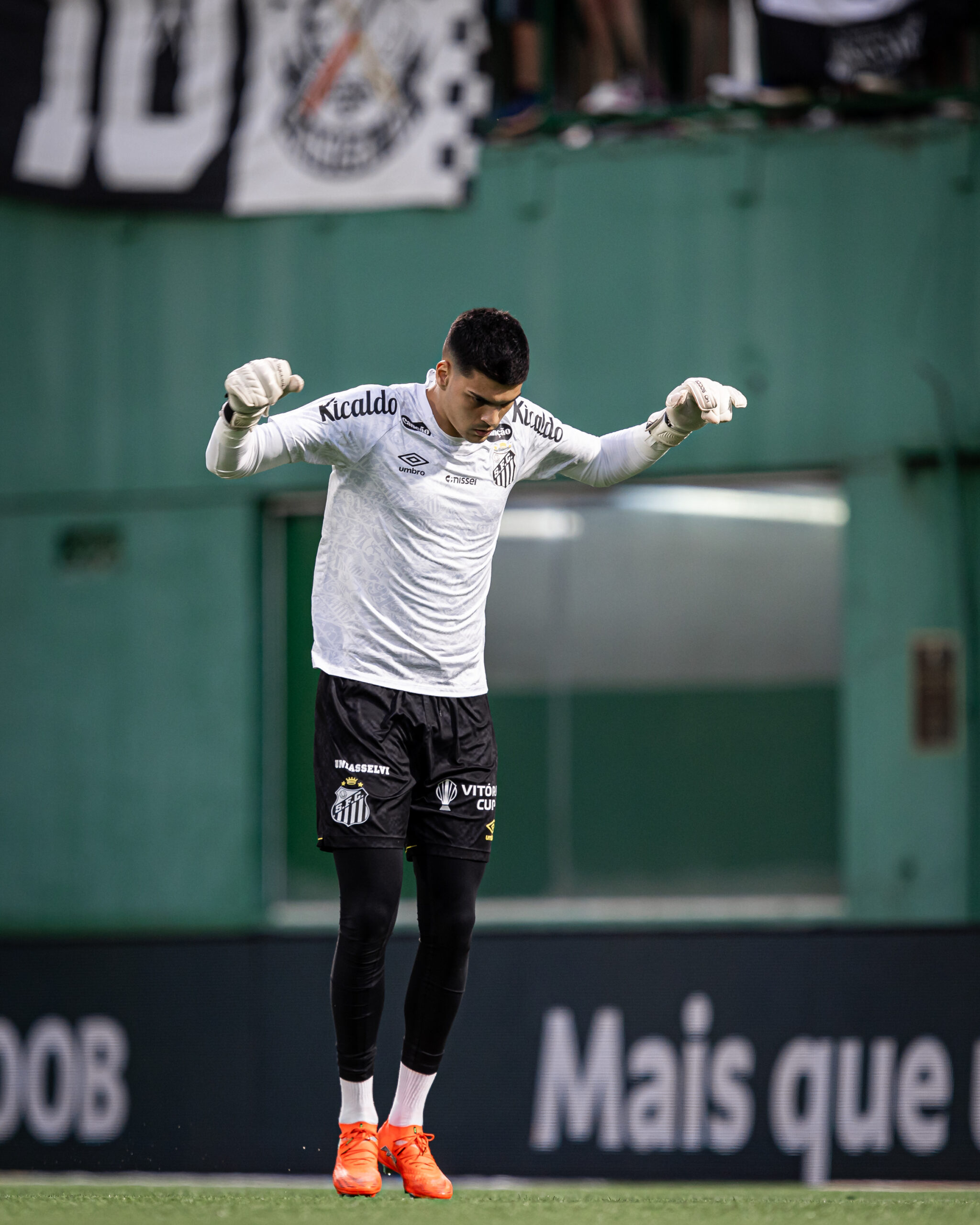 Gabriel Brazão classifica derrota do Santos como inadmissível e projeta clássico contra o São Paulo