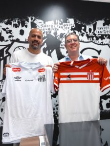 Ex-craque Verón visita o Santos e se reúne com o presidente Marcelo Teixeira