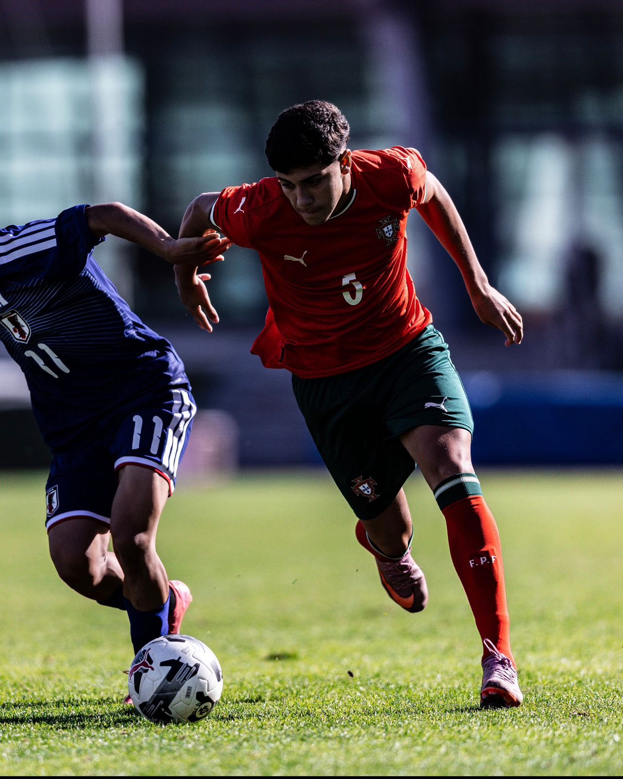 Lateral do Santos é campeão de torneio com a Seleção Sub-16 de Portugal