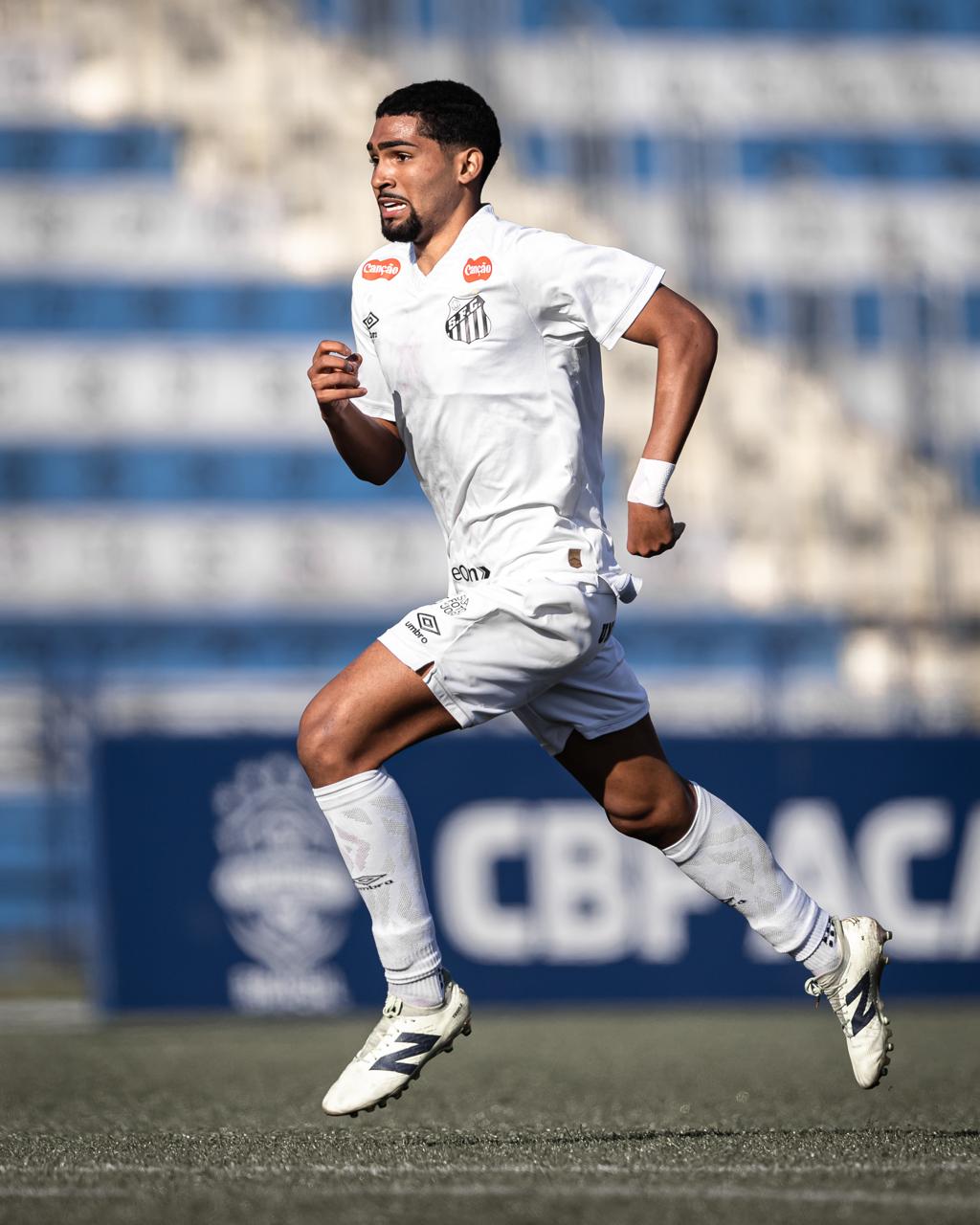 Recuperado de lesão no ombro, João Victor Alves volta a reforçar Sub-20 do Santos