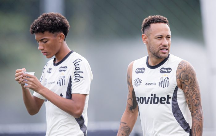 Desentendimento entre Neymar e Robinho Jr agita treino do Santos