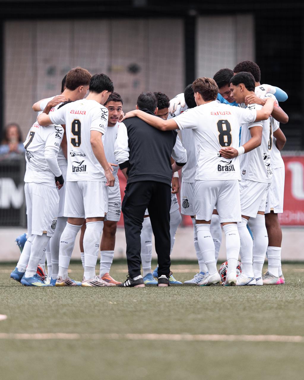 Santos enfrenta o Palmeiras na Arena Barueri pelo Brasileiro Sub-20