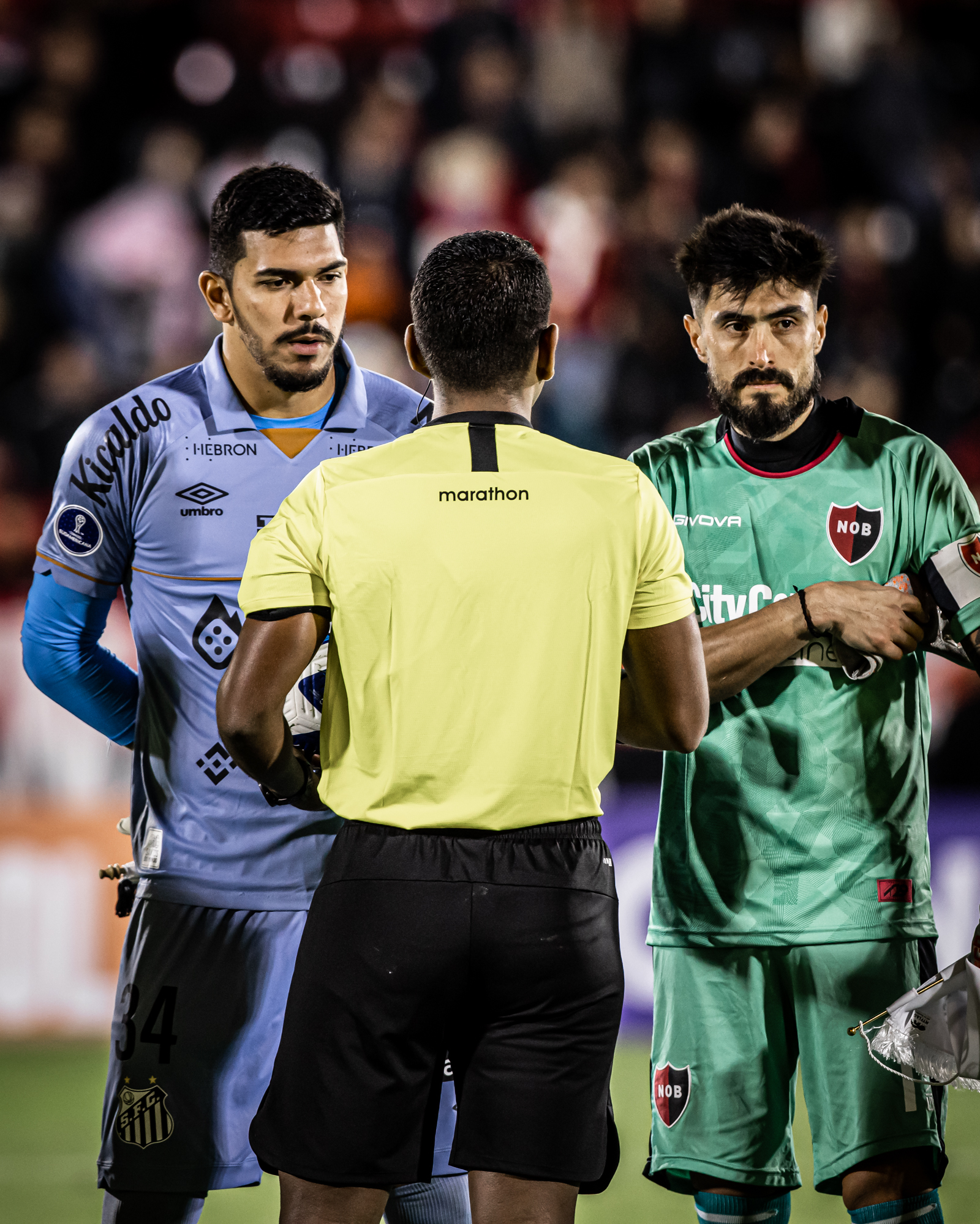 No Apito: Alexis Herrera comanda duelo entre Santos e San Lorenzo