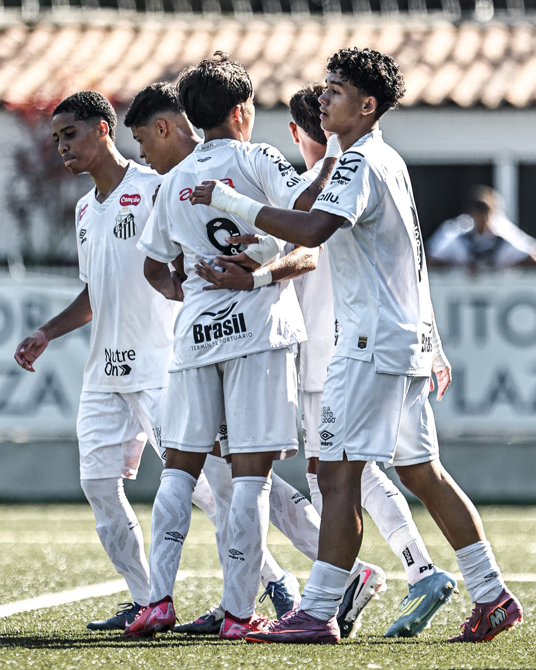 Santos recebe a Portuguesa Santista pela terceira rodada do Paulista Sub-15 e Sub-17