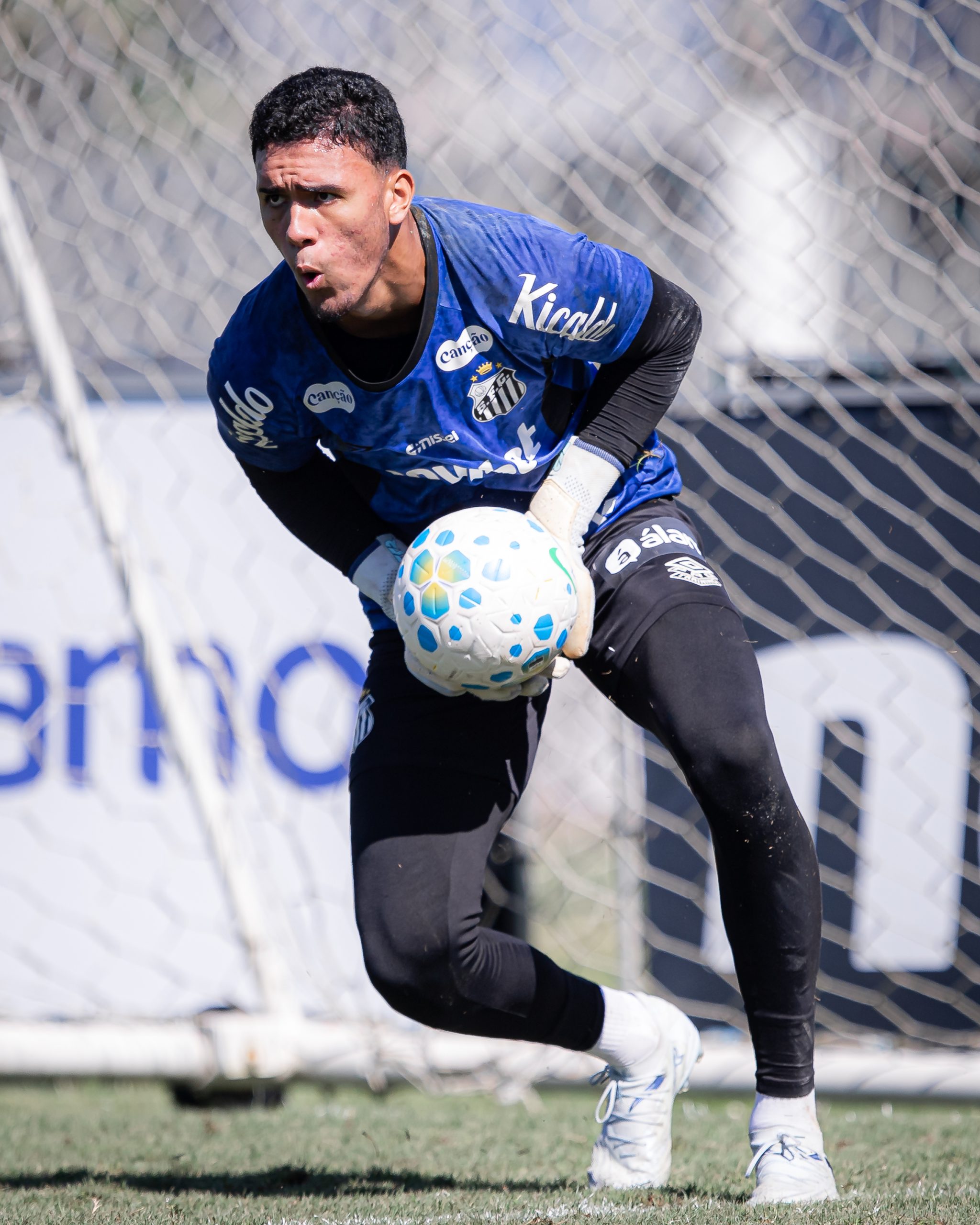 João Pedro comemora convocação pela Seleção Sub-20 para amistosos contra o Chile