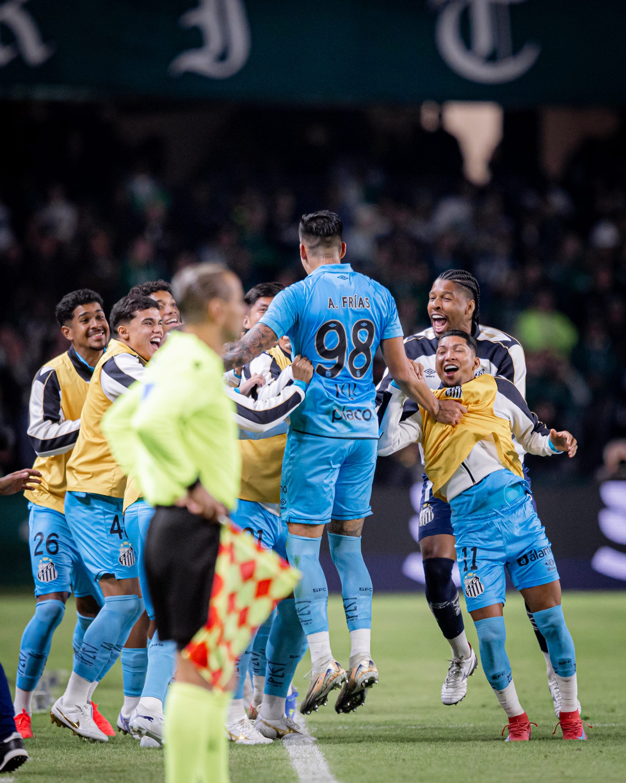 Santos volta a vencer fora após três meses e a passar de fase na Copa do Brasil após três anos