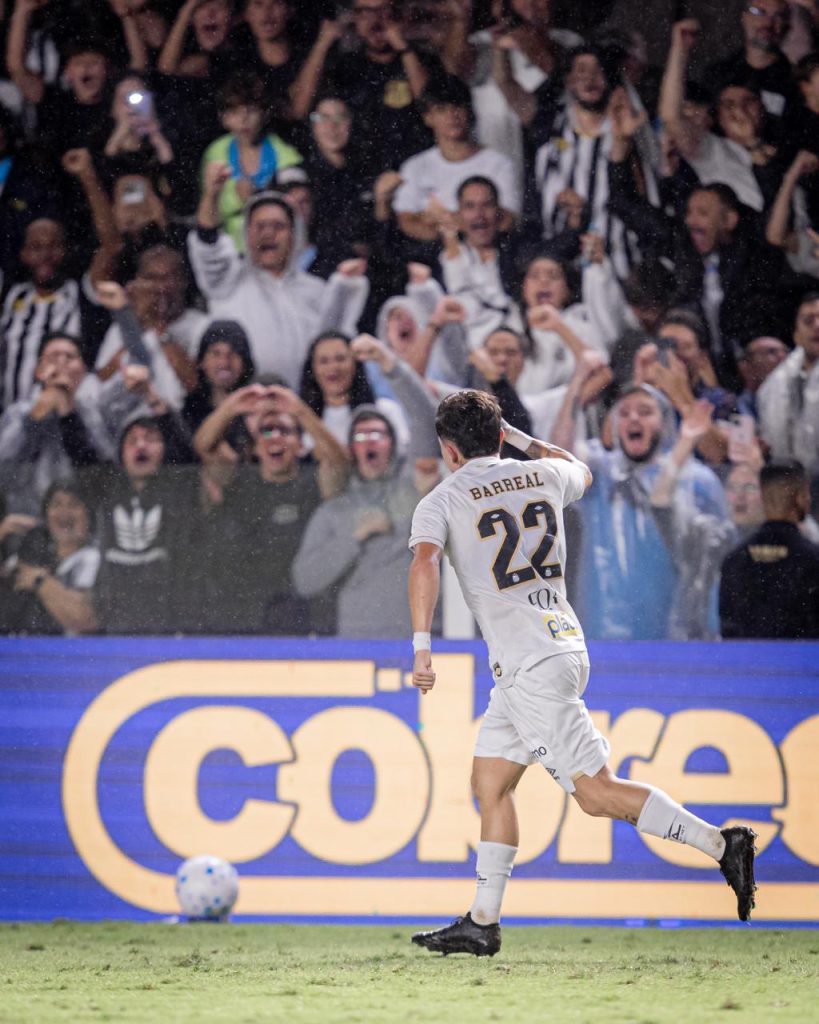 Barreal se torna o sétimo maior artilheiro estrangeiro do Santos