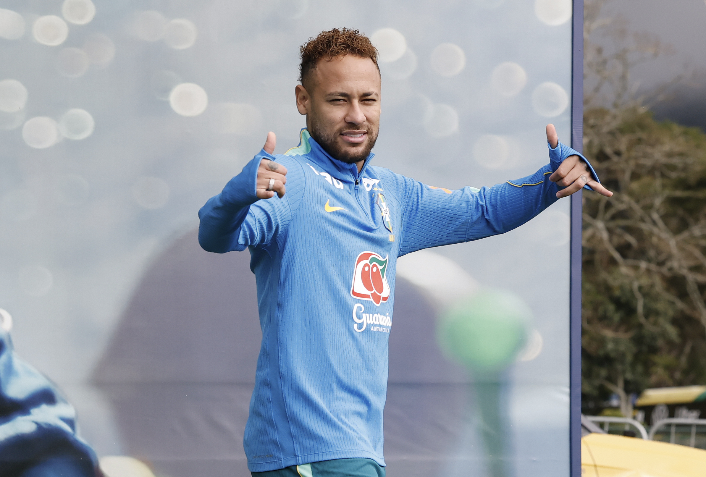 Neymar faz tratamento em três períodos e estipula data para voltar aos treinos