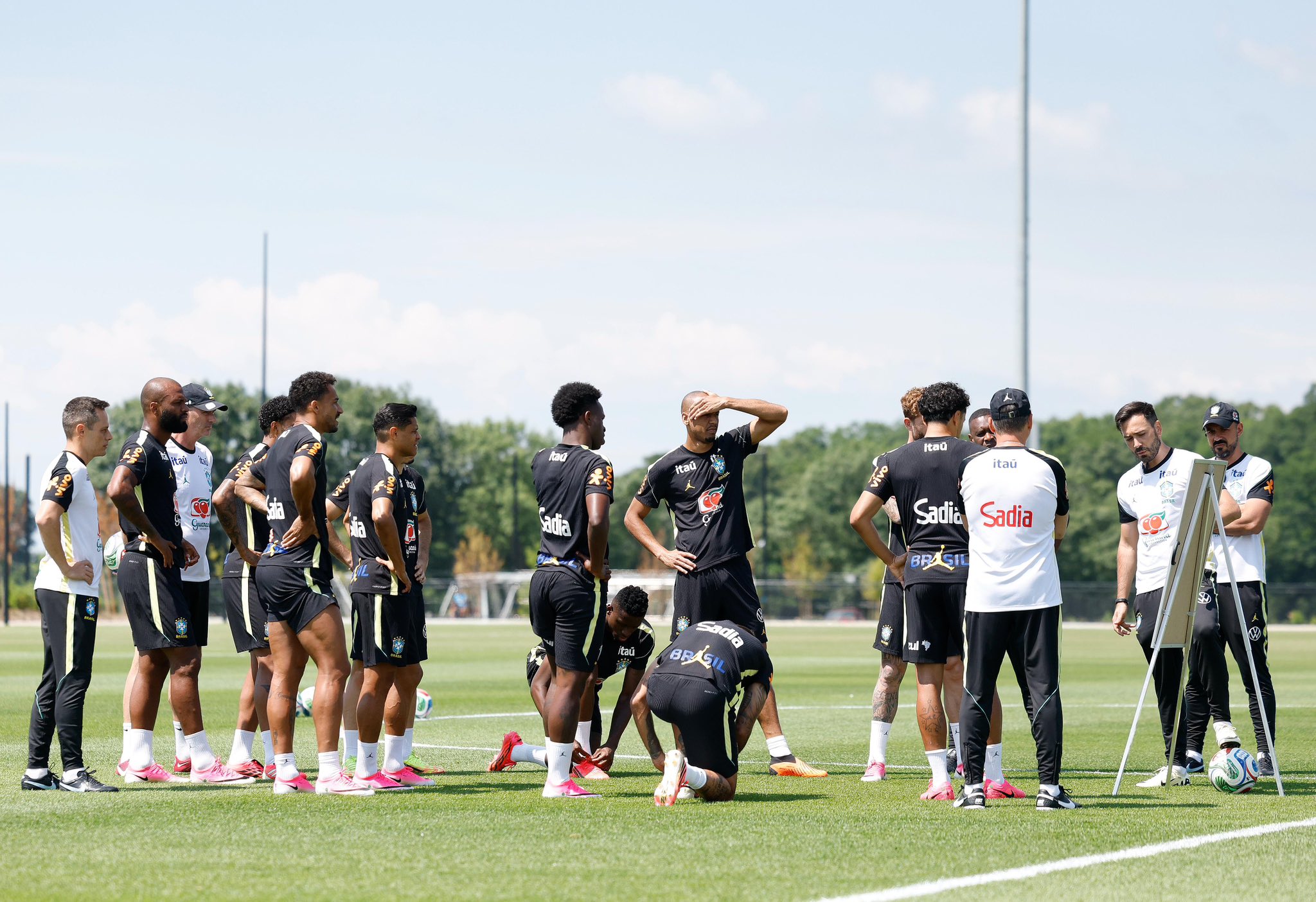Agenda da Copa: Saiba onde assistir ao jogo do Brasil e aos duelos desta sexta-feira (19)