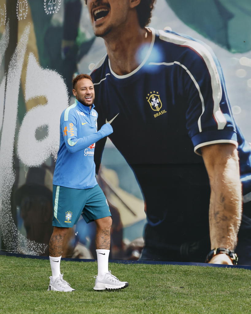 Recuperação de Neymar evolui e atacante inicia trabalhos nos Estados Unidos