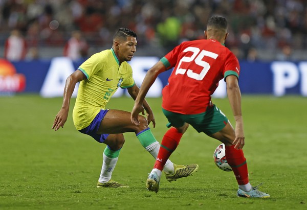 Atacante do Santos, Rony foi titular do Brasil na última vez que a Seleção enfrentou Marrocos