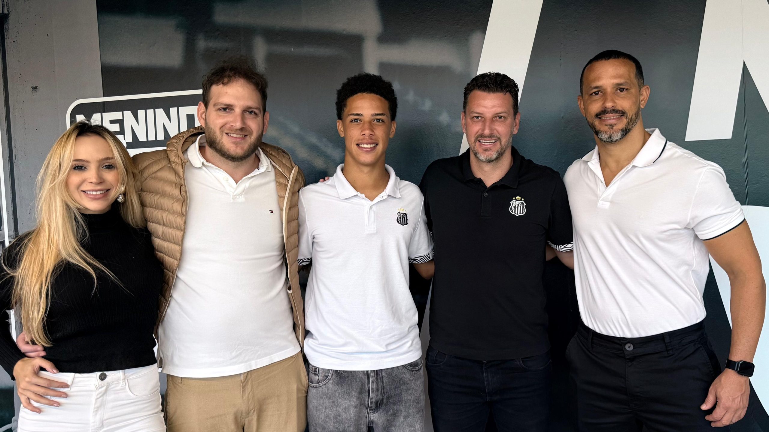 Com multa milionária, João Pedro Borges comemora primeiro contrato profissional com o Santos