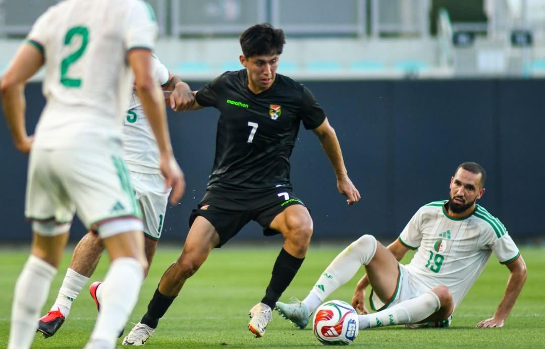 Titular em amistoso da Bolívia, Miguelito fica perto de renovação com o Santos