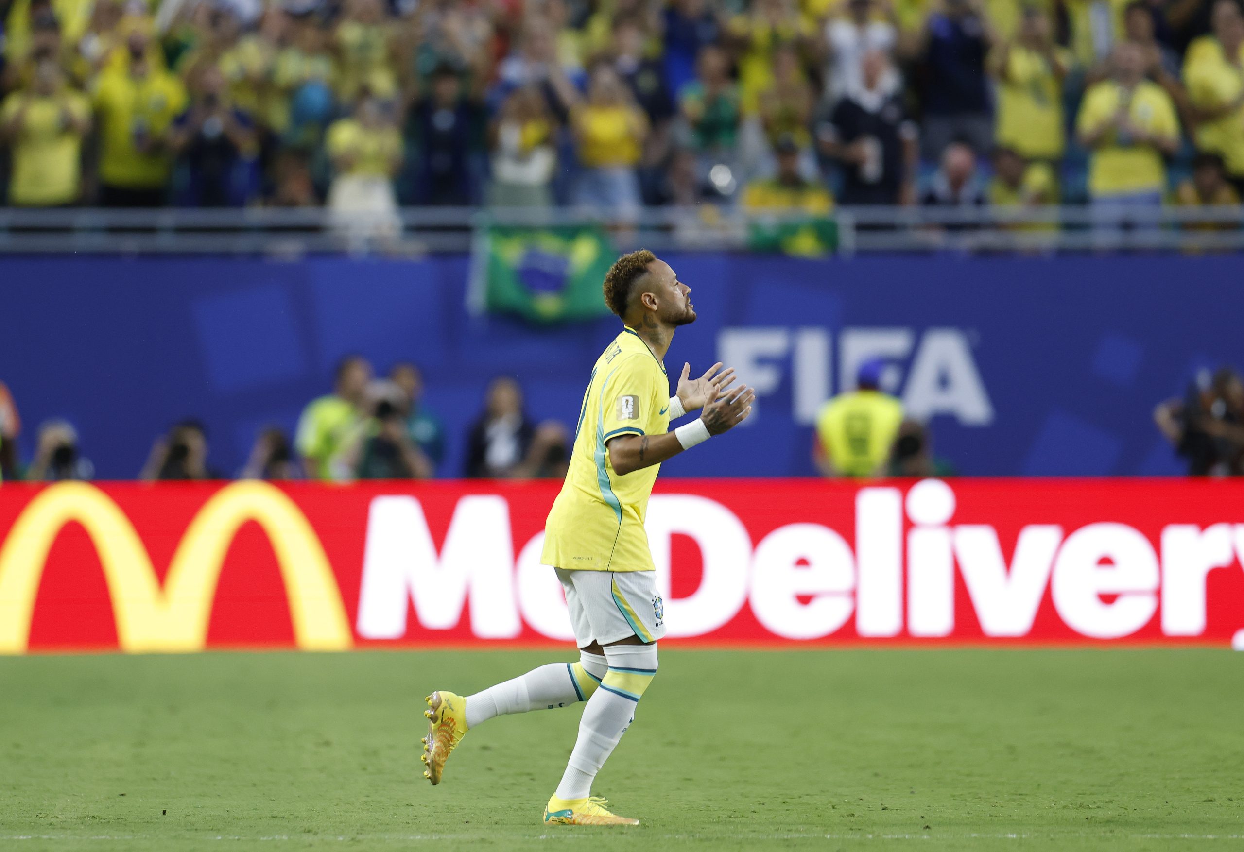 Neymar se emociona, chora e comemora volta à Seleção Brasileira