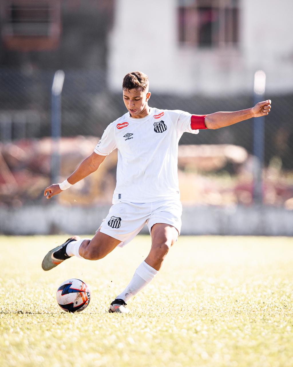 Capitão do Sub-15, Marcello comemora primeiro gol pelo Santos no Paulista