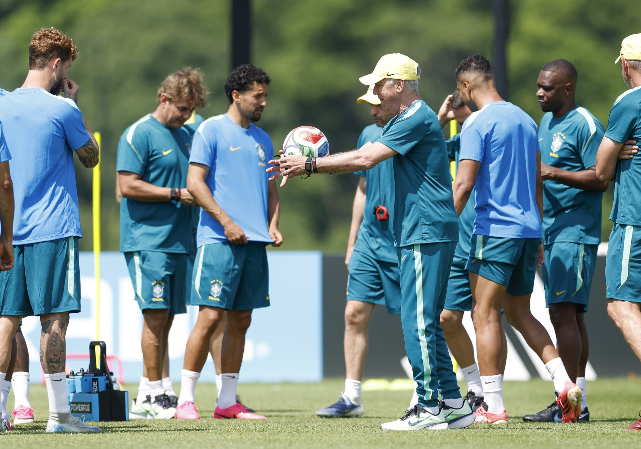 Agenda da Copa: Veja onde assistir a estreia do Brasil e outros jogos neste sábado (13)