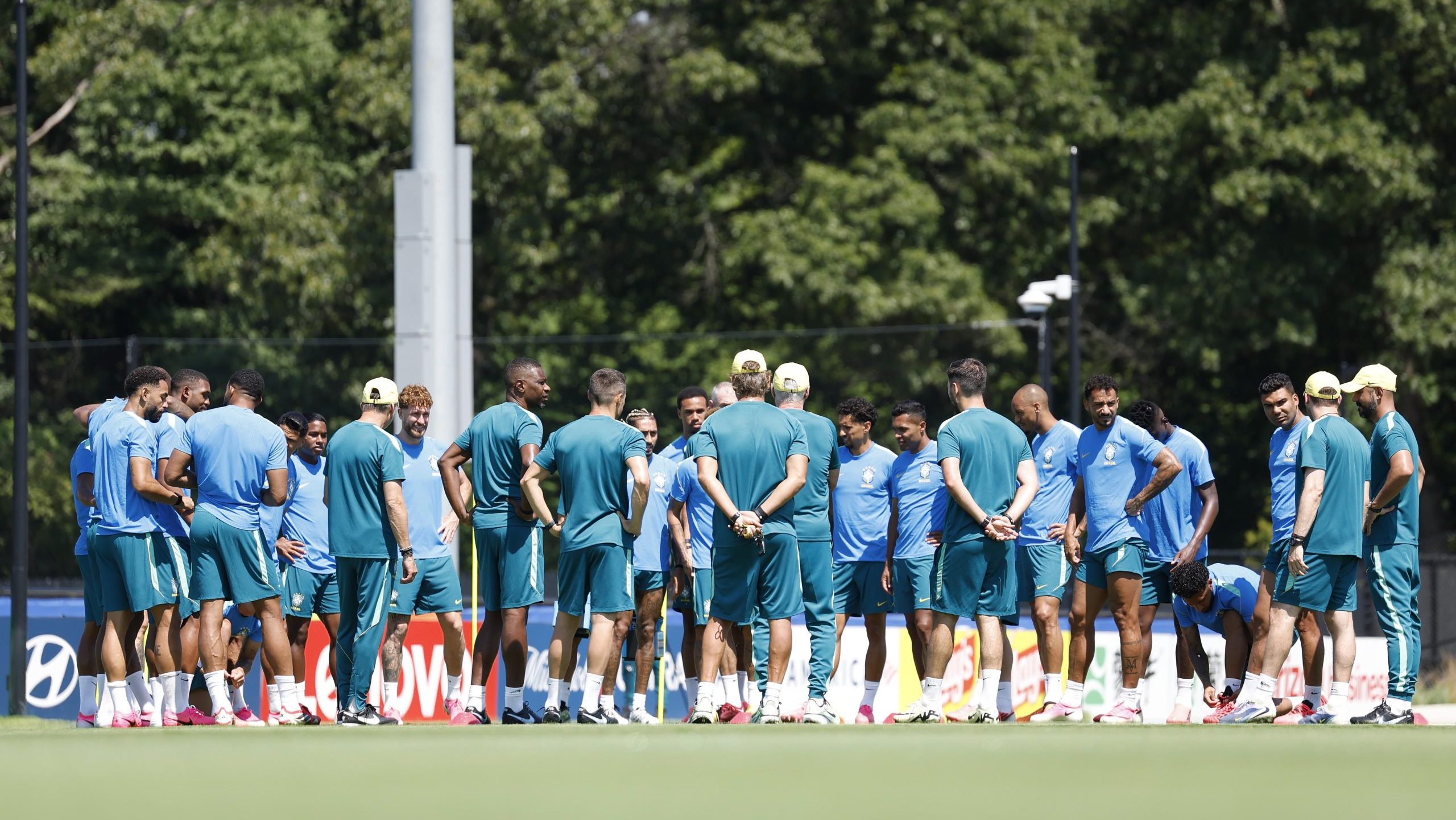 Agenda da Copa: Saiba onde assistir aos jogos deste domingo (05)