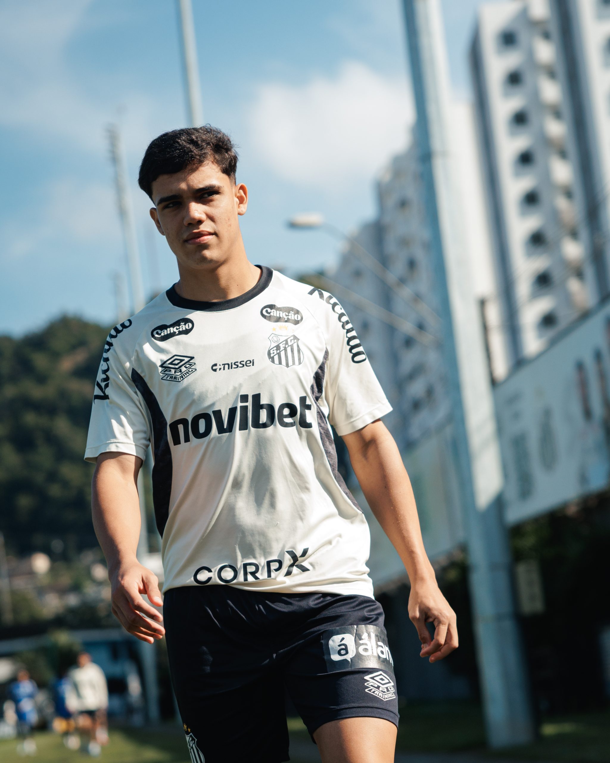 Gustavo Henrique tem lesão muscular no bíceps femoral e desfalca Santos