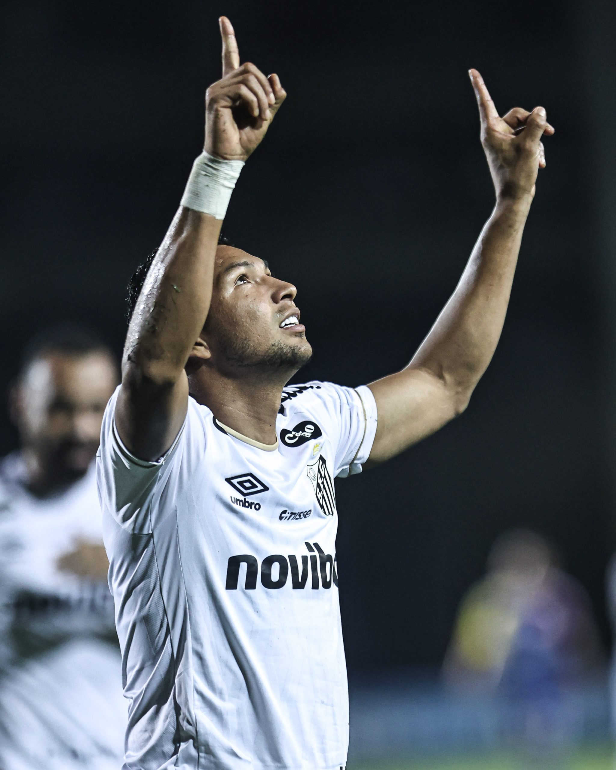 Rony projeta jogo do Santos contra a Chapecoense e fala em encarar como ‘final’ no Brasileirão
